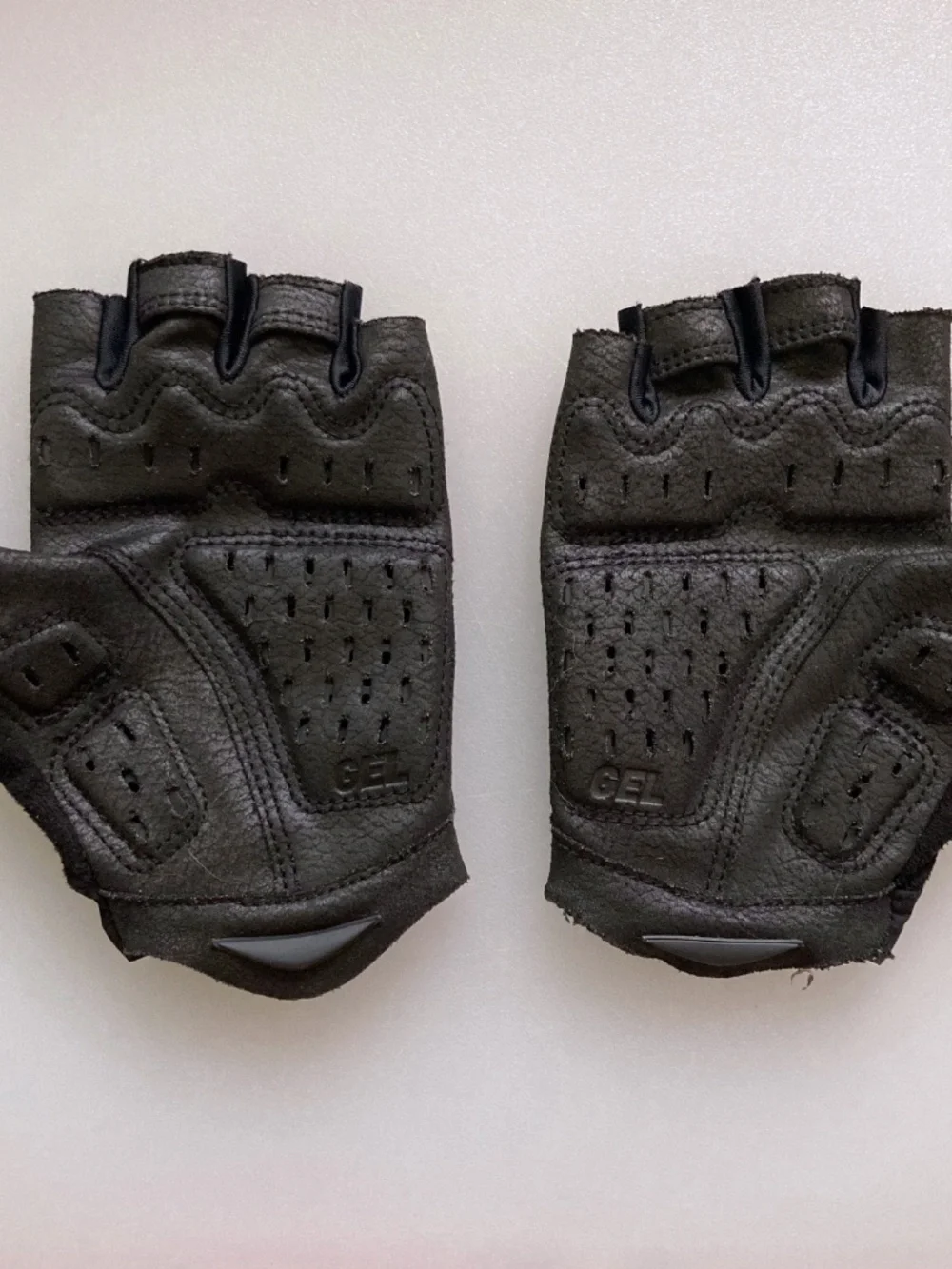 Pearl Izumi Women’s Black Pro Gel Bike Gloves EUC